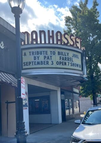Manhasset Cinemas on the Plandome Road